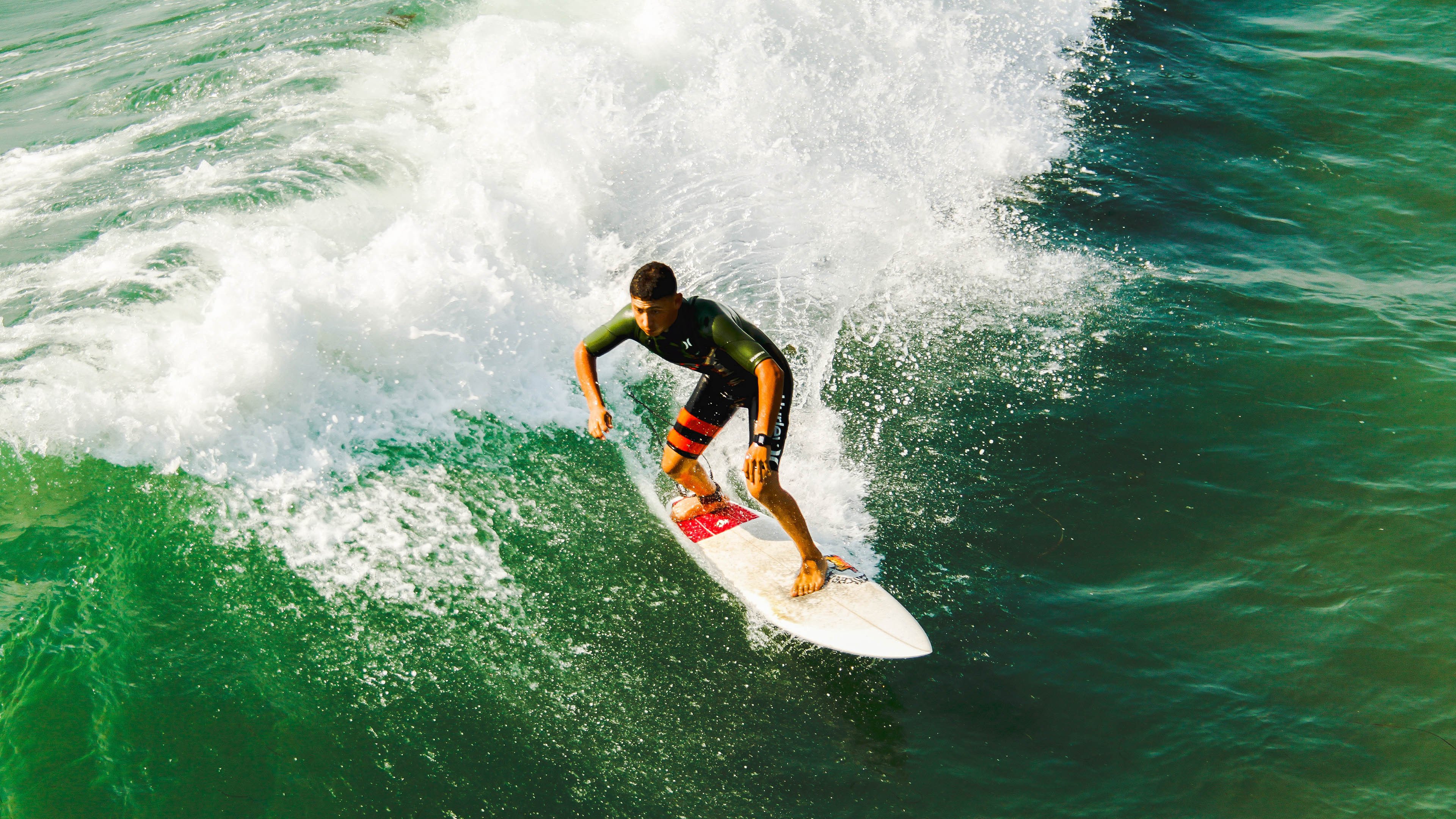 爱游戏线上-乌拉圭队前锋苏亚雷斯在巴黎奥运会上表现出色，苏亚雷斯在乌拉圭 人气